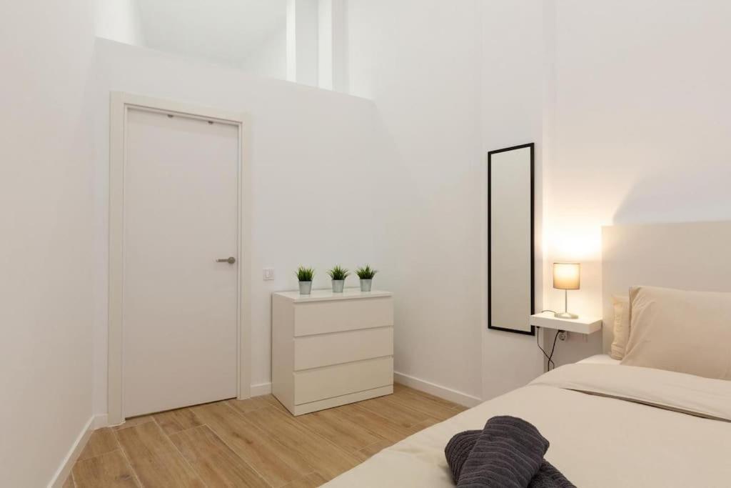 Nuevo Loft En Playa Y Cerca Del Centro, Ac Y Wifi Lejlighed Valencia Eksteriør billede