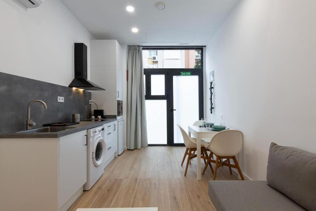 Nuevo Loft En Playa Y Cerca Del Centro, Ac Y Wifi Lejlighed Valencia Eksteriør billede