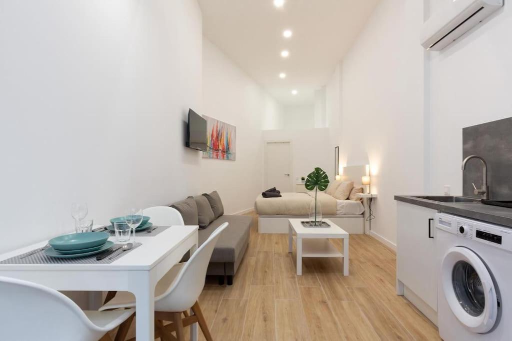 Nuevo Loft En Playa Y Cerca Del Centro, Ac Y Wifi Lejlighed Valencia Eksteriør billede