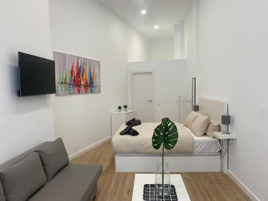 Nuevo Loft En Playa Y Cerca Del Centro, Ac Y Wifi Lejlighed Valencia Eksteriør billede