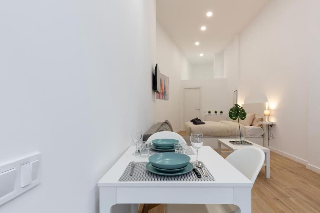 Nuevo Loft En Playa Y Cerca Del Centro, Ac Y Wifi Lejlighed Valencia Eksteriør billede