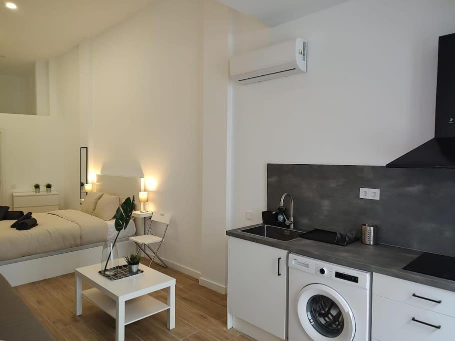 Nuevo Loft En Playa Y Cerca Del Centro, Ac Y Wifi Lejlighed Valencia Eksteriør billede