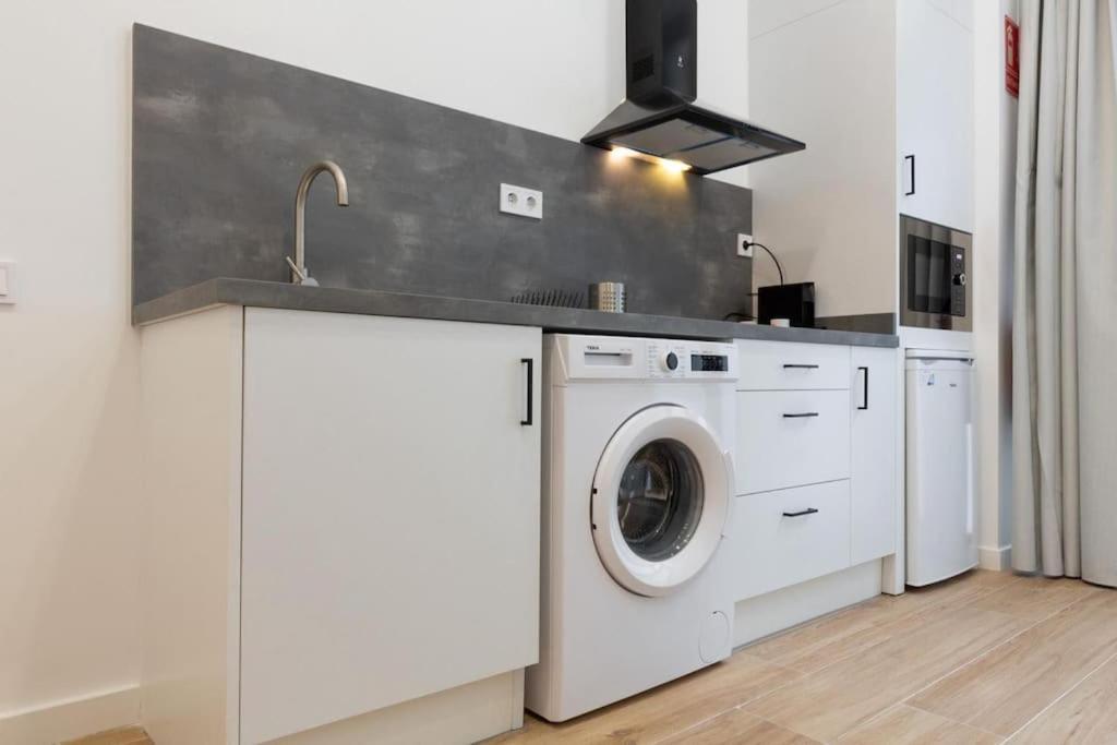 Nuevo Loft En Playa Y Cerca Del Centro, Ac Y Wifi Lejlighed Valencia Eksteriør billede