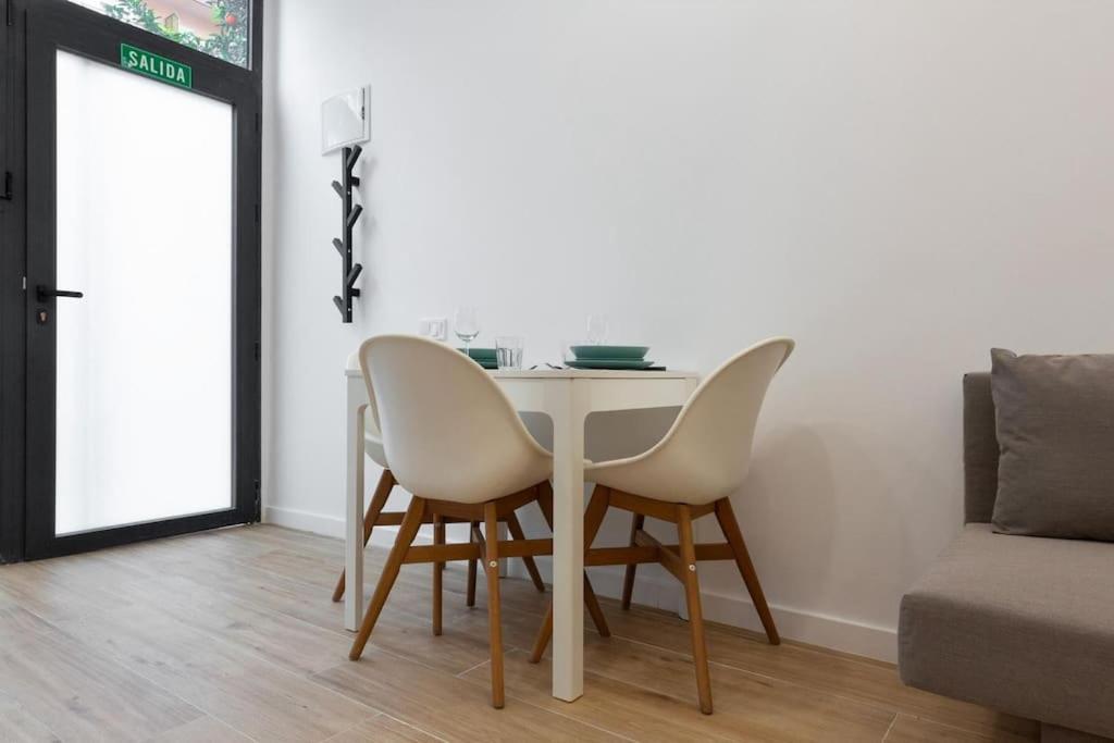 Nuevo Loft En Playa Y Cerca Del Centro, Ac Y Wifi Lejlighed Valencia Eksteriør billede