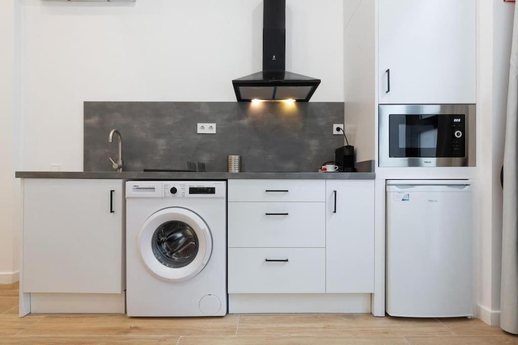 Nuevo Loft En Playa Y Cerca Del Centro, Ac Y Wifi Lejlighed Valencia Eksteriør billede